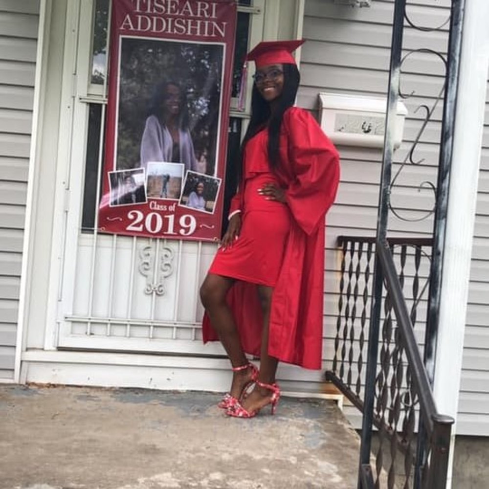 Meet your Posher, Tiseari